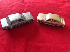 Lot de 2 véhicules Peugeot marque Norev