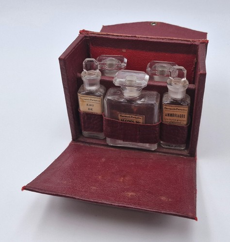 Coffret est une - , pharmacie