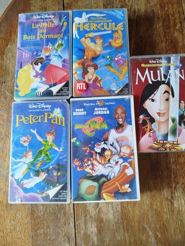 Cassettes vhs wall - vhs, disney
