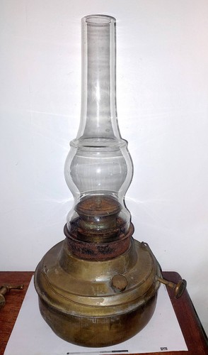 Grosse lampe petrole - a,