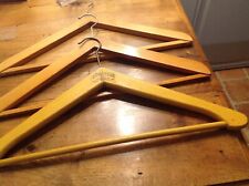 "lot de 3 cintres vintage en