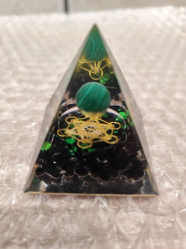 Pyramide orgonite 5cm pierre - orgonite,