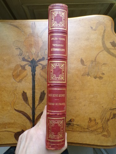 10217 verne sans - 10217, dessus