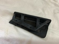 UN PLASTIQUE DE CHAINE MOTO