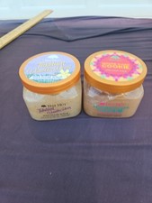 2 Tree Hut Tahitian Vanilla Bean Frosted Sugar Cookie Shea Sugar Body Scrub OPEN