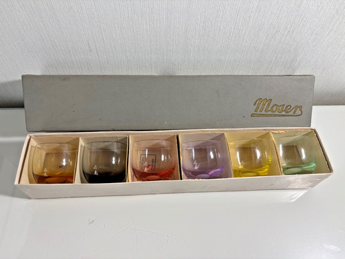 Superbe petits verres à - verres,