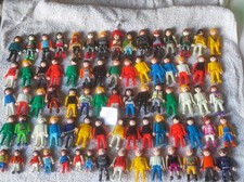 Lot de 75 personnages / figurines Playmobil + accessoires et animaux
