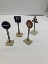 Panneaux Signalisation Quiralu