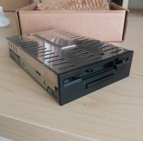Akai s900 floppy disk reader - akai,