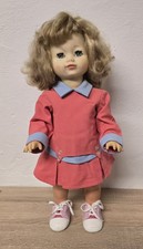 Ancienne poupée plastique