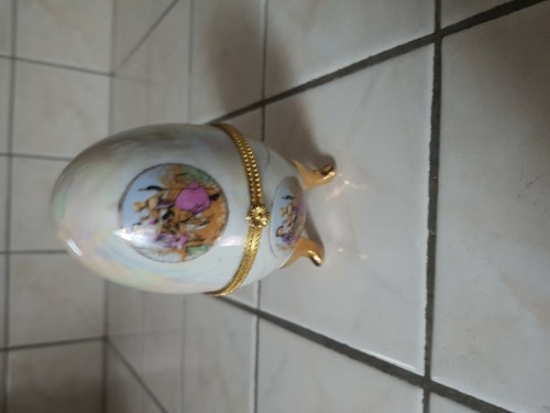 Jolie oeuf porcelaine a - en,