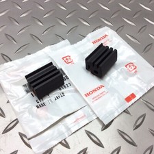 Honda VTR1000 SP1 SP2 RC51 2000 2006 / Fuel Tank / Side Rubber Mounts / Pair x2