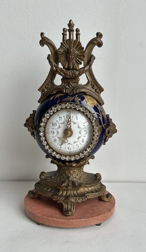 Ancienne pendulette ovoïde
