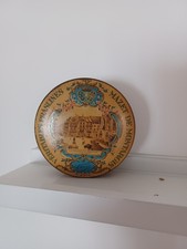 boîte métallique ancienne