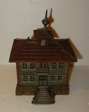 ANCIENNE TIRELIRE FORME MAISON