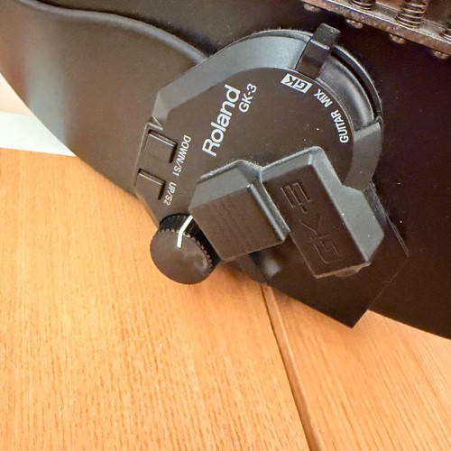Guitare synthé rare équipée
