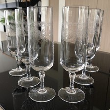 Lot 6 flutes à champagne