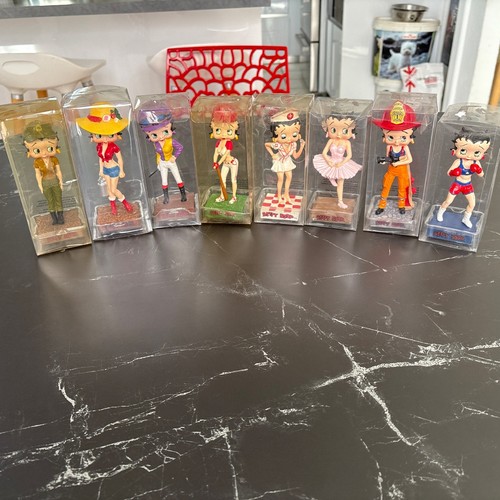 Lot figurines betty - 8,