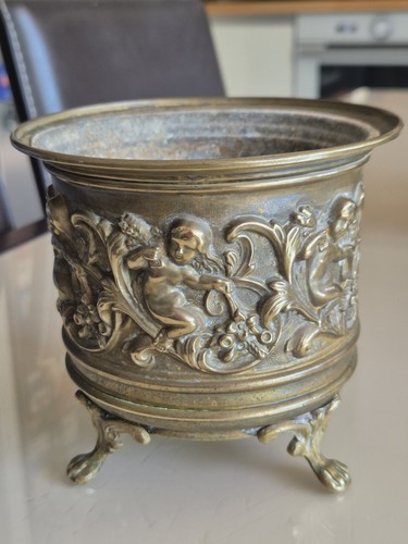 Cache pot laiton - en,