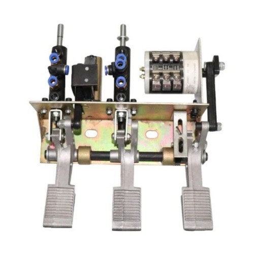 Machine pneus avec pédale - machine,