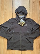 veste arcteryx Gore-Tex noir. 