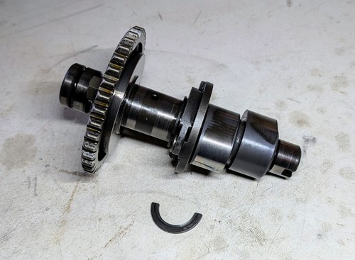 Arbre cames suzuki 650 - arbre,