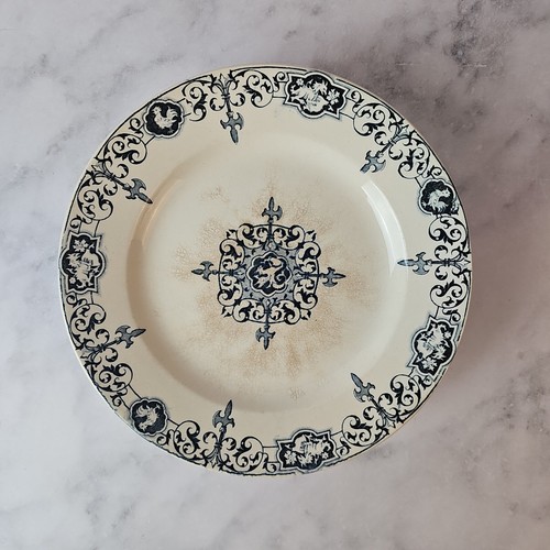 Assiette élevée décor coqs - Élevée,