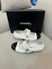 CHANEL Ballerines à fermoir