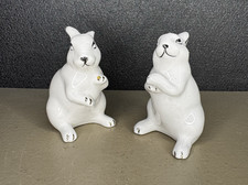 Lot de 2 figurines lapins en