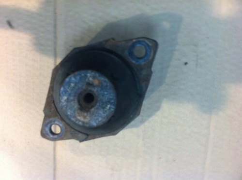 Sous support moteur côté - moteur,