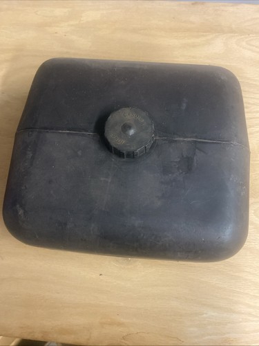 Oem wheel horse plastic - horse, fuel