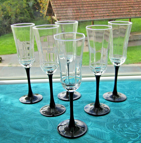 Flutes champagne en - flutes, a