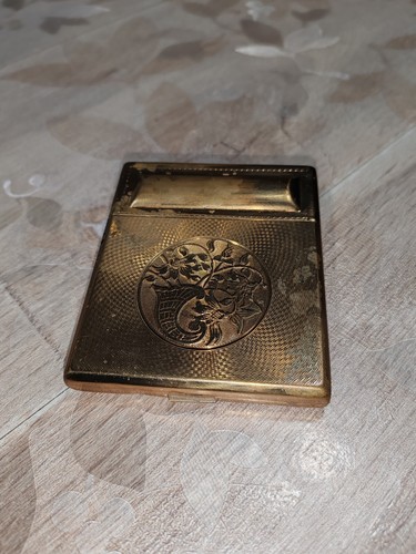 Ancien poudrier doré motif - ancien,