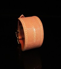 Petit collier en galuchat pour