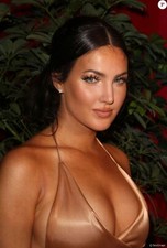 Natalie Halcro Big Eyelashes 8x10 Picture Celebrity Print