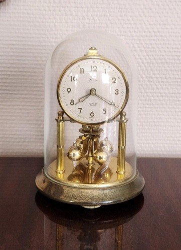 Pendule sous globe - pendule,