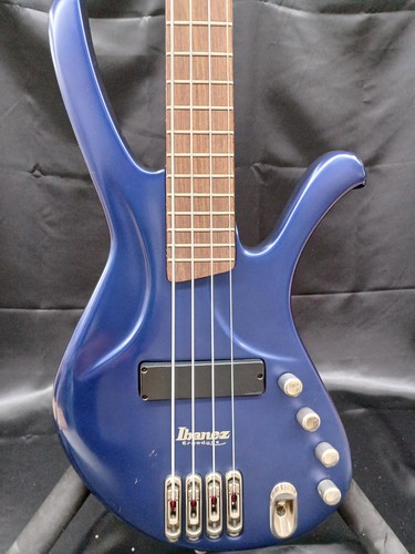 Guitare basse électrique