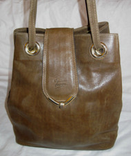 Sac à main style seau cuir