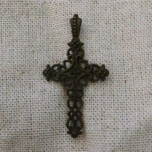 Pendentif croix crucifix