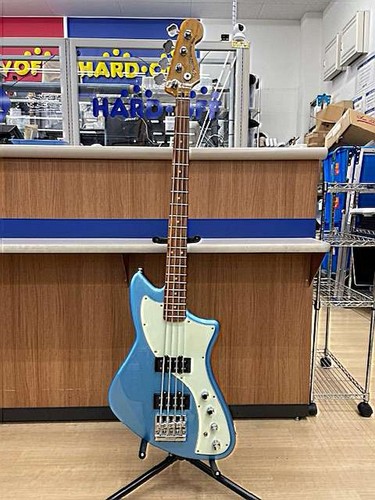 Guitare basse électrique