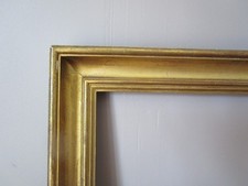 Cadre ancien en bois mouluré