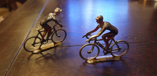 Cyclistes quiralu coureurs - cyclistes, 2