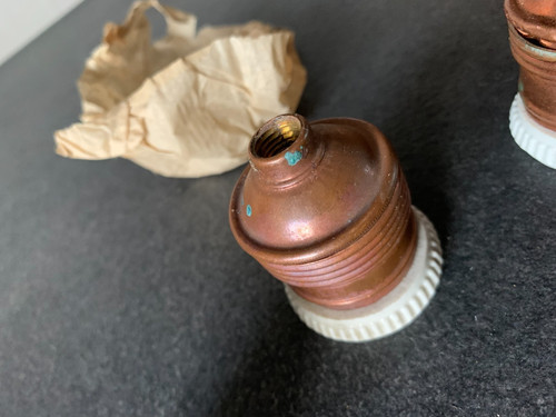Une douille e27 laiton et - e27,