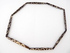 Collier africain marron décor
