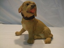 Statue de collection  BARKERS  -   CHIOT  LABRADOR SABLE ASSIS