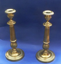 Paire de grands bougeoirs