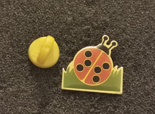 Pin coccinelle insecte - pin's,