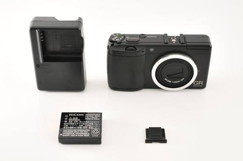 Ricoh digital compact - gr,