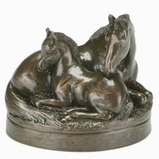 Figurine jument et poulain en