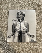PETULA CLARK Signed Autographed 8x10 Photo DOWNTOWN Rare BAS BECKETT C